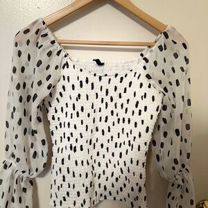 Polka puff sleeves top